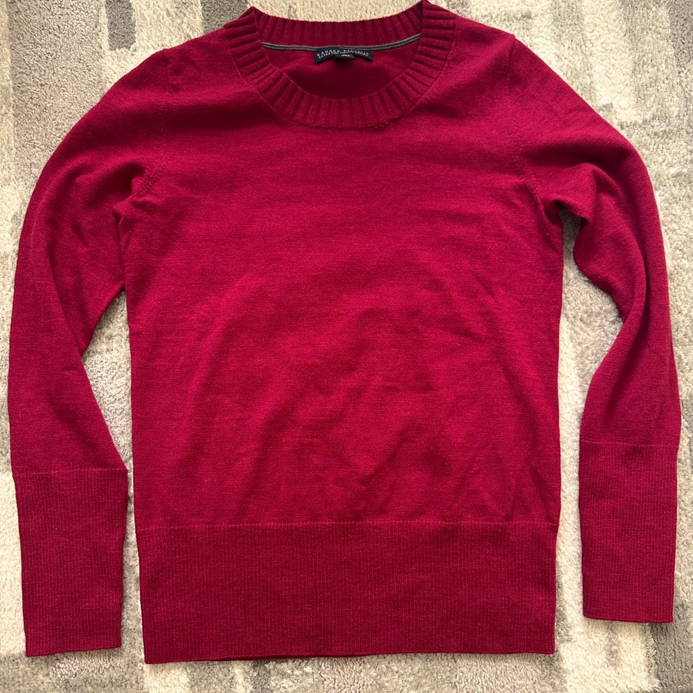 Banana Republic extra fine Italian merino Red Sweater size small